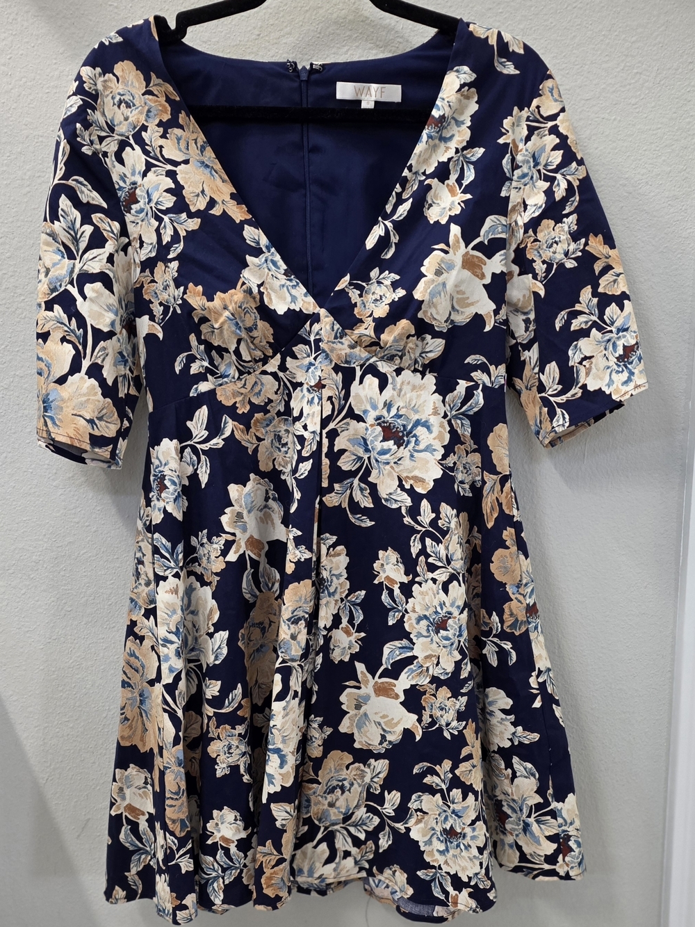 Wayf Navy Floral V-Neck Short Sleeve Dress